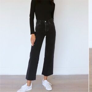 Aritzia Denim Forum The Farrah High Rise Wide Leg frayed hem Jeans 28L sz 23